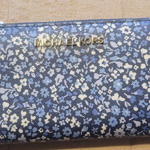 Michael Kors Wallet Blue Floral Zip-Around